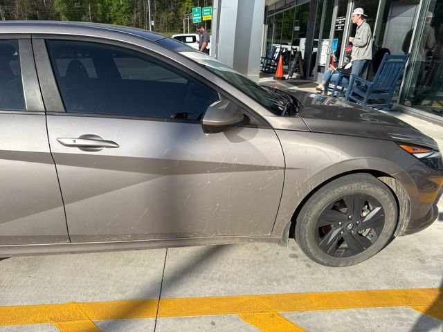 Used 2023 Hyundai Elantra Blue FWD image 13