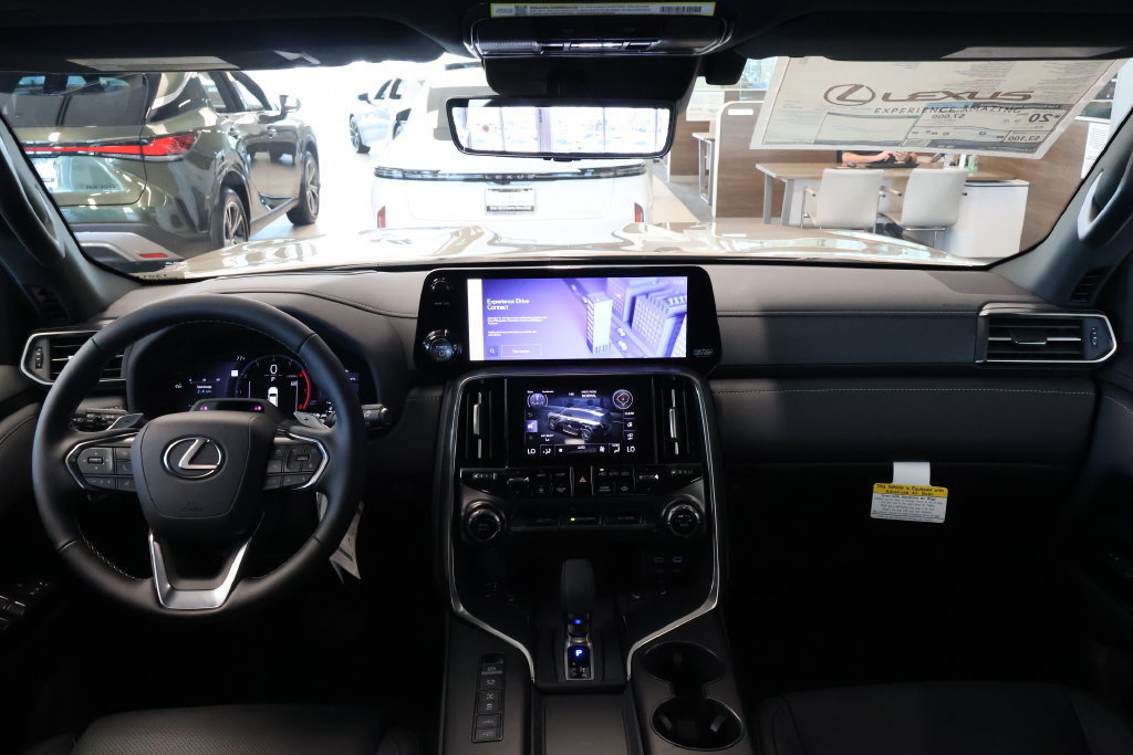 New 2026 Lexus LX 700h Overtrail AWD/4WD image 4