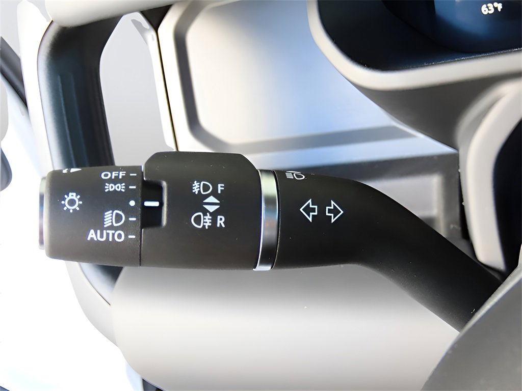 New 2025 Land Rover Defender 90 S image 42