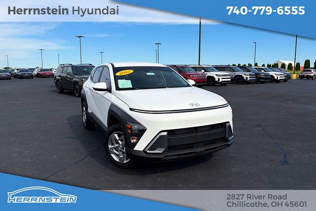 Certified 2025 Hyundai Kona SE AWD/4WD image 1