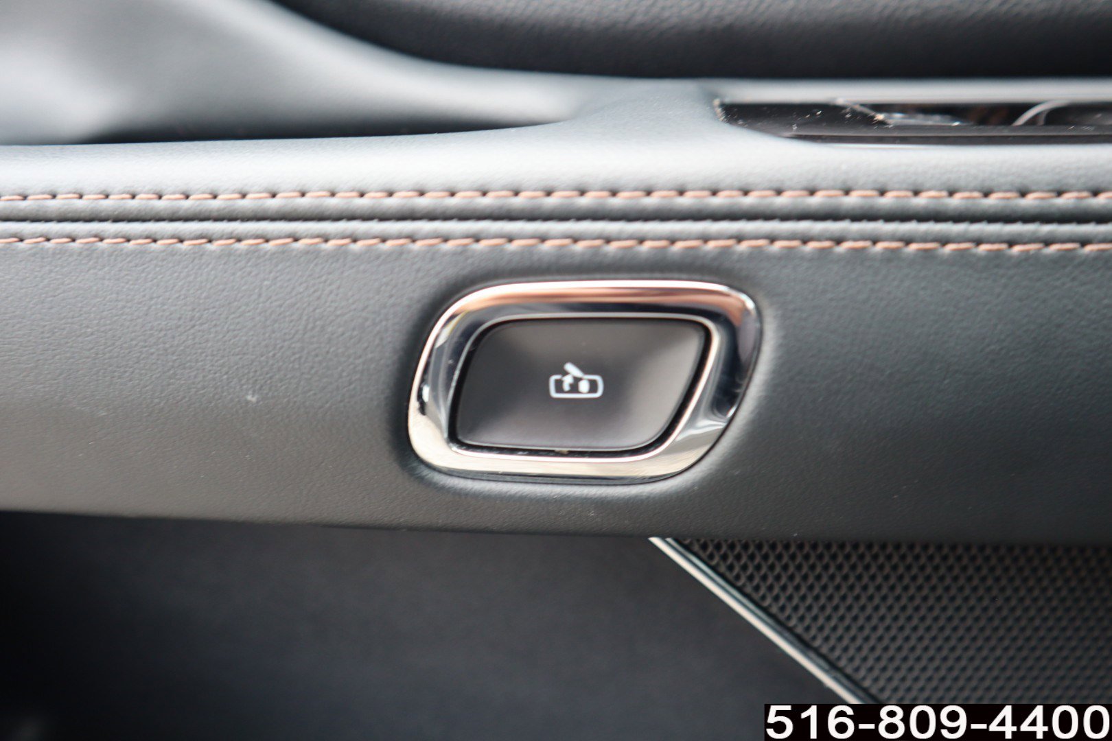 Used 2025 Lincoln Aviator AWD image 23