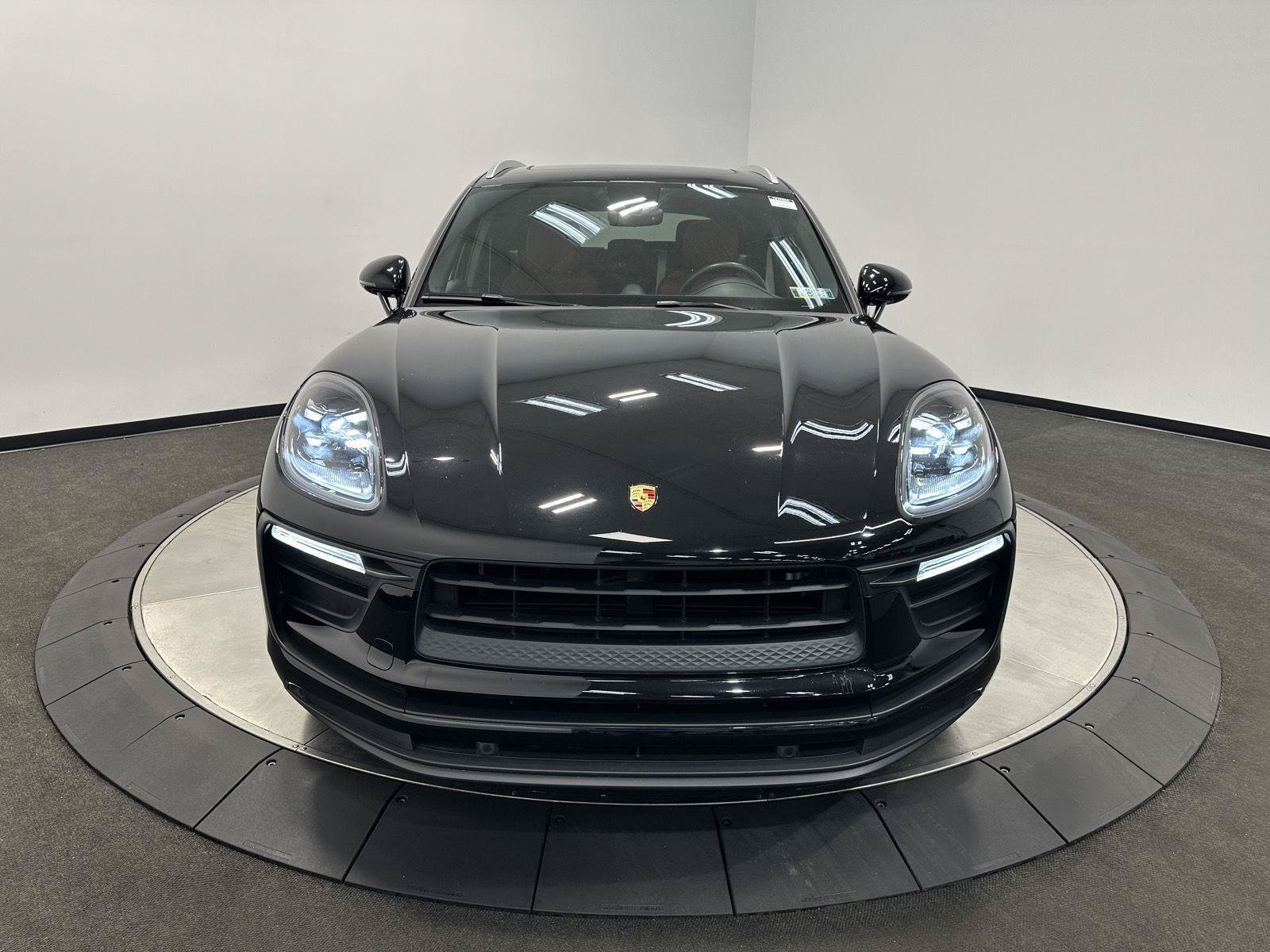 Used 2022 Porsche Macan AWD/4WD image 10