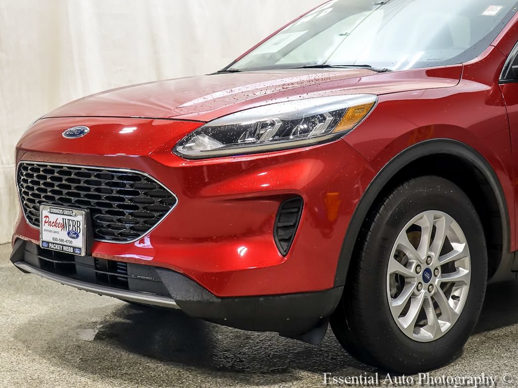 Used 2022 Ford Escape SE w/ Convenience Package AWD/4WD image 3