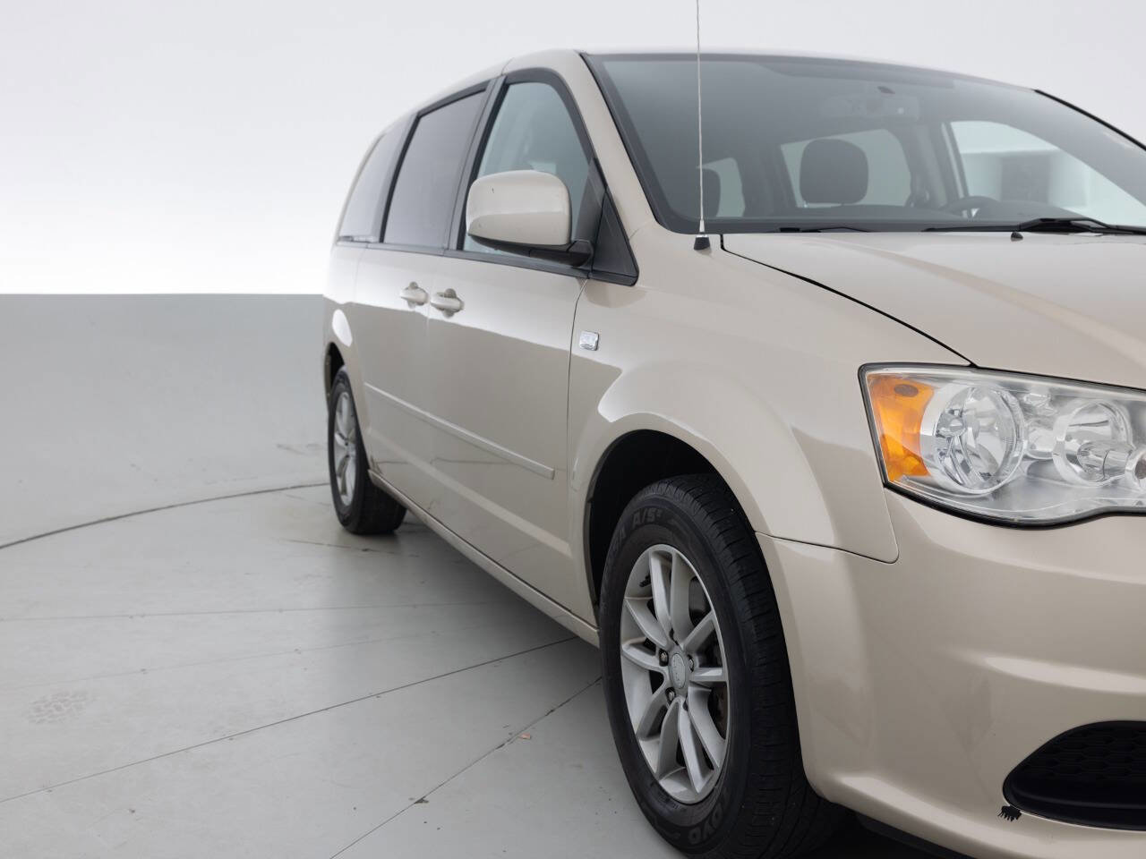 Used 2014 Dodge Grand Caravan SE FWD image 11