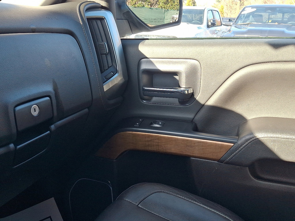 Used 2018 Chevrolet Silverado 1500 LTZ image 31