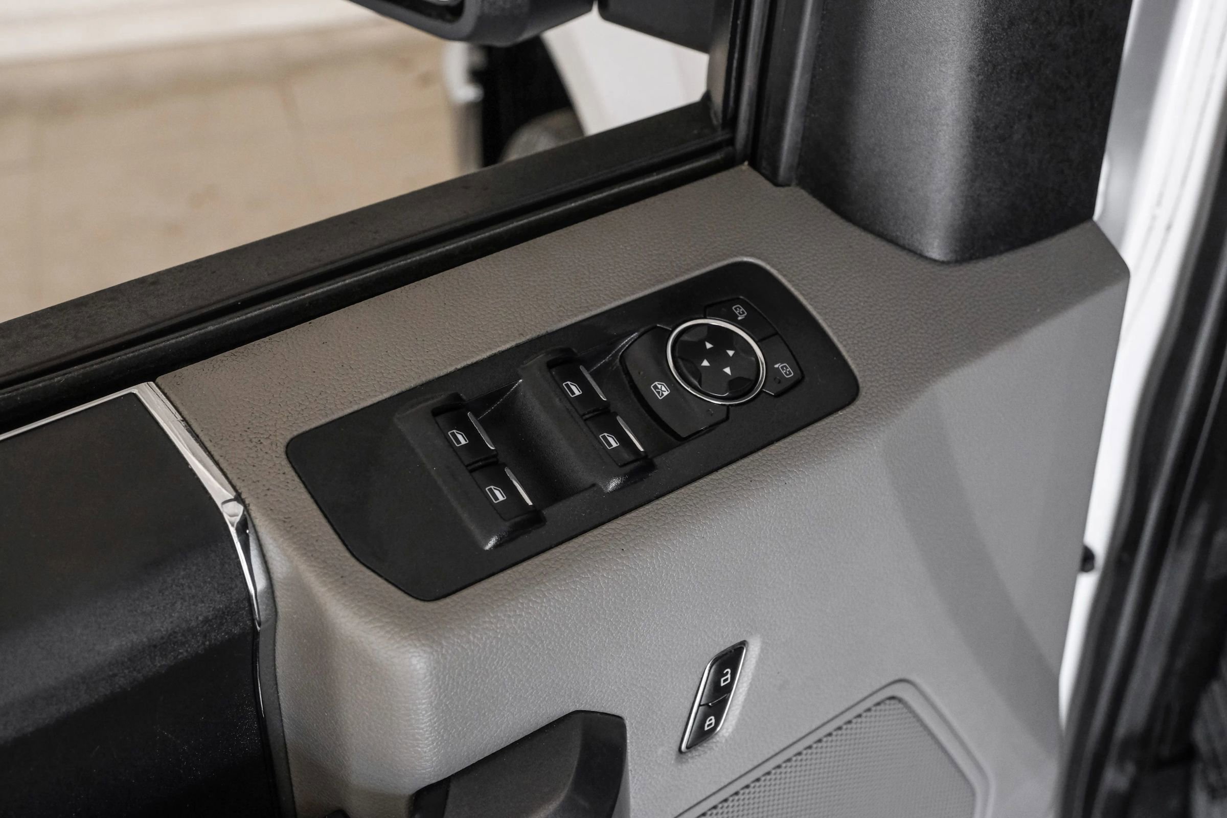 Used 2015 Ford F150 XLT image 33