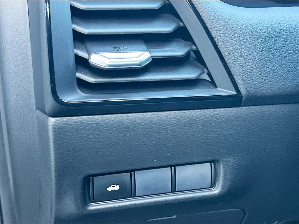 New 2026 Nissan Sentra SV w/ Floor Mat Package FWD image 10