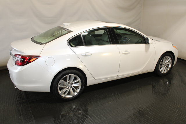Used 2017 Buick Regal Premium w/ Driver Confidence Package #1 FWD image 5