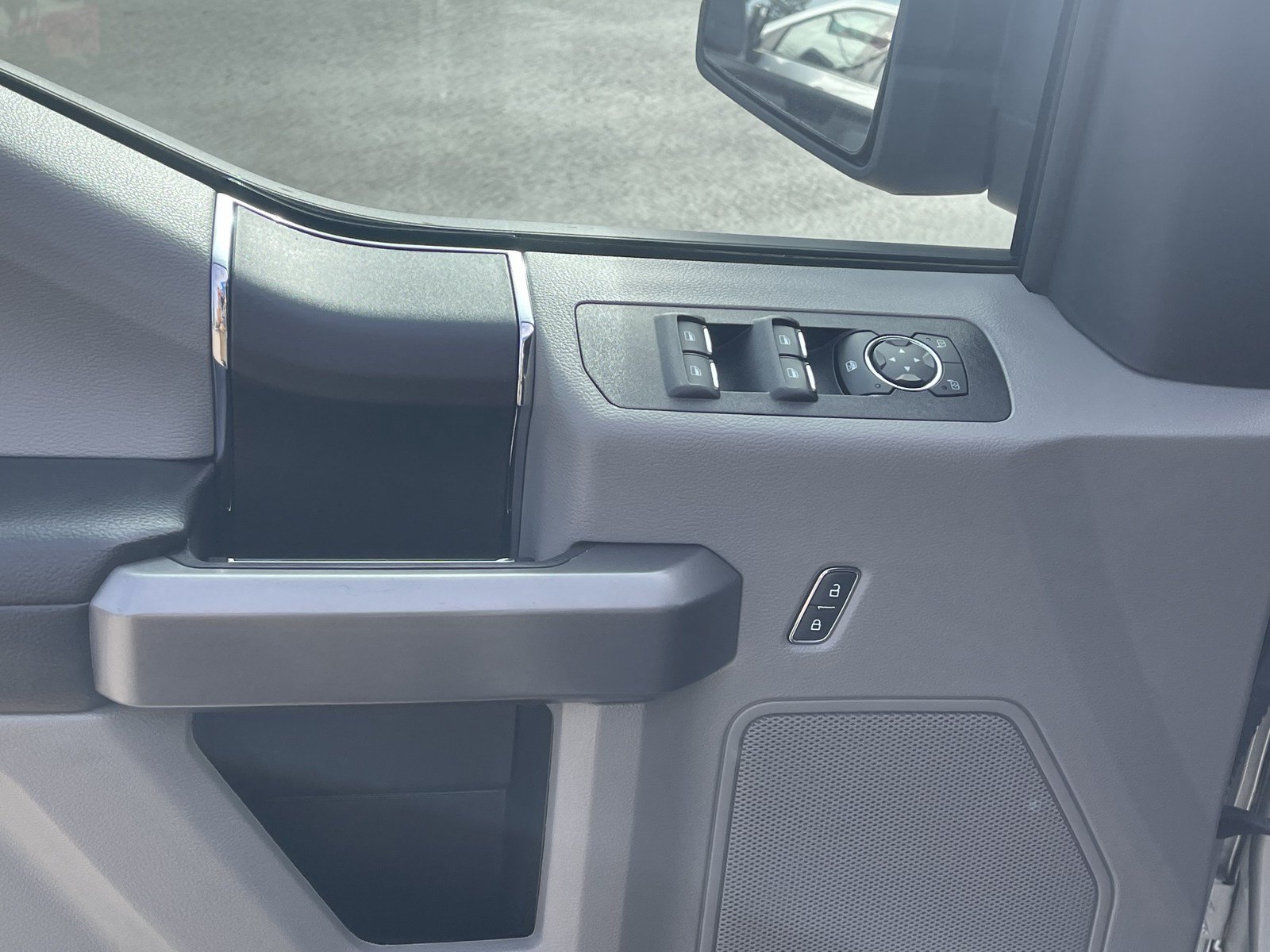 Used 2019 Ford F150 XLT w/ Equipment Group 301A Mid AWD/4WD image 18