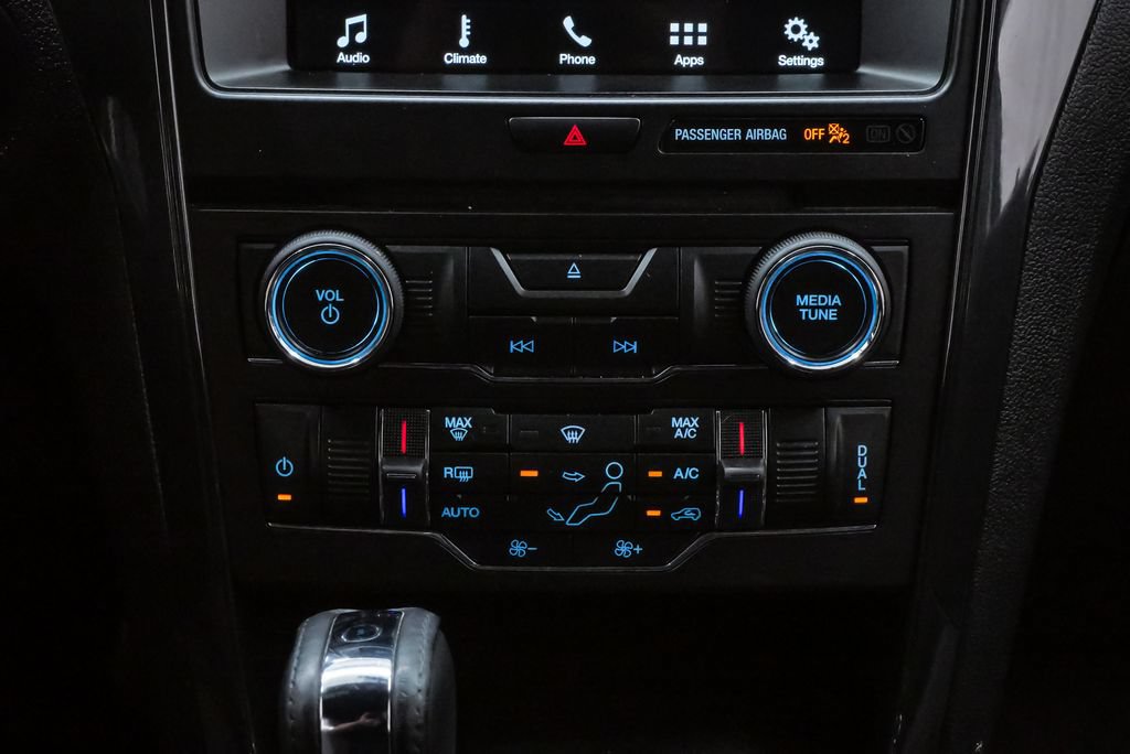 Used 2017 Ford Explorer XLT w/ Equipment Group 201A FWD image 17