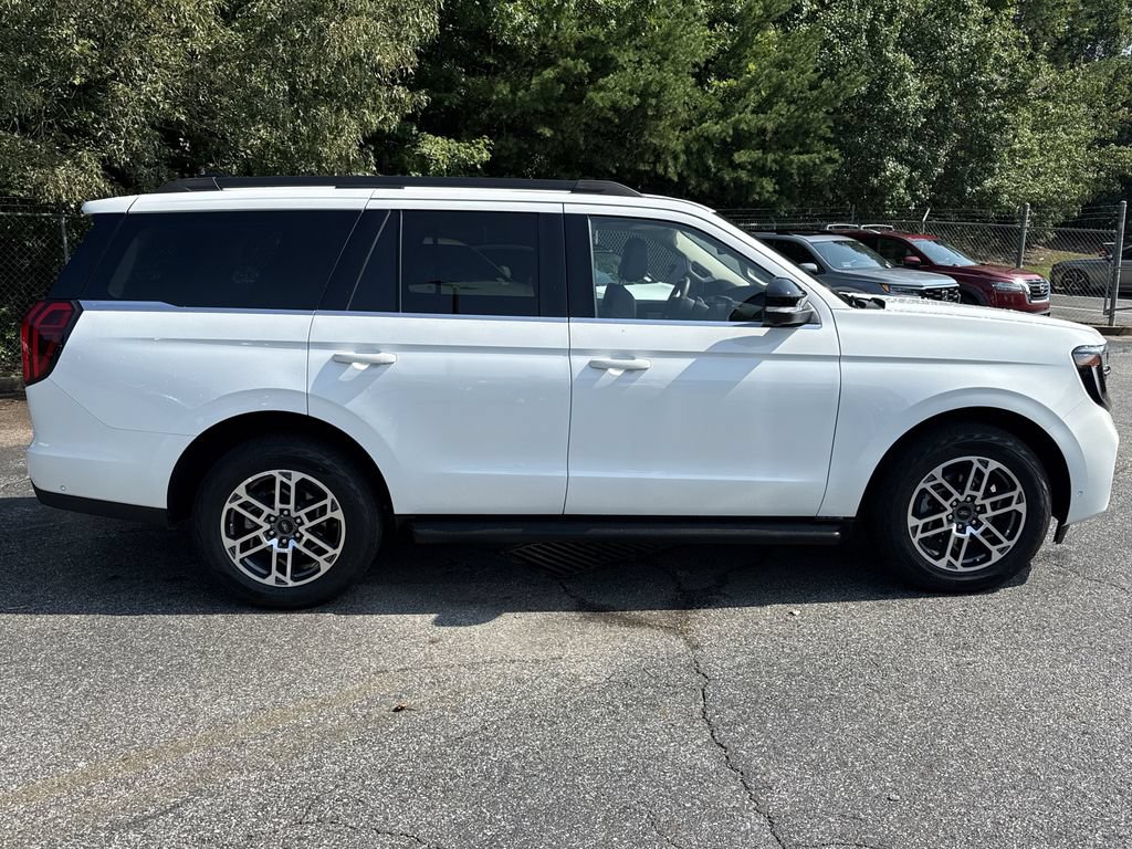 Used 2025 Ford Expedition Active AWD/4WD image 8