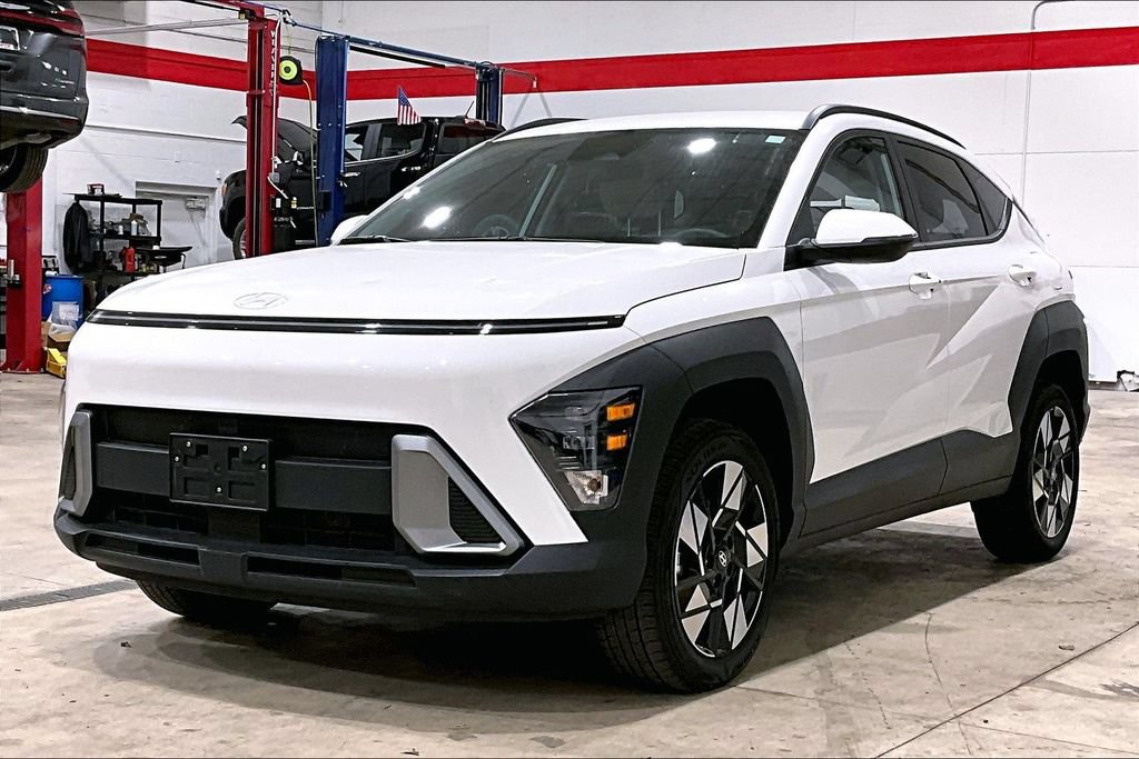 Used 2025 Hyundai Kona SEL AWD/4WD image 30