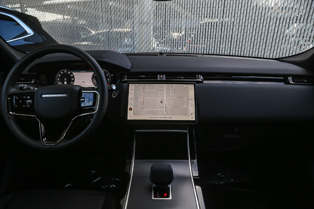 Used 2026 Land Rover Range Rover Velar S AWD/4WD image 9