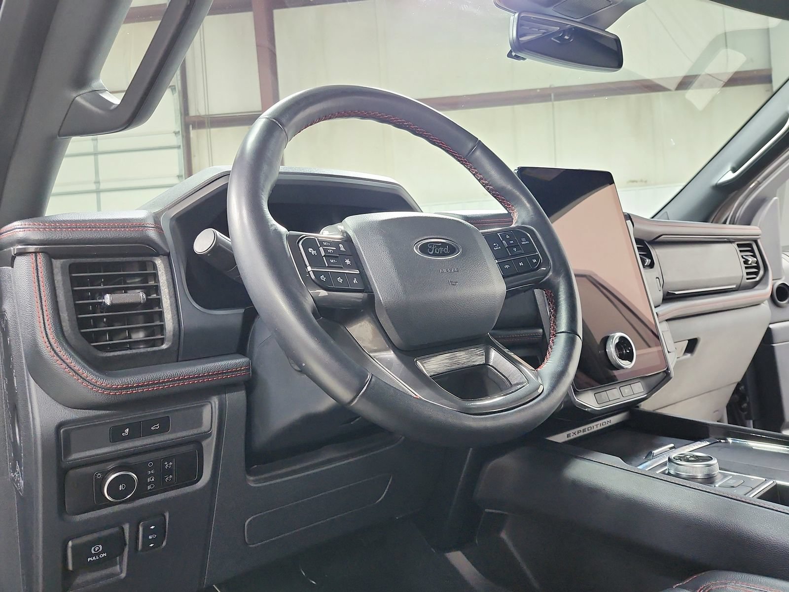 Used 2024 Ford Expedition Limited RWD image 19