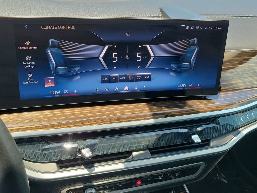 Used 2026 BMW X7 xDrive40i AWD/4WD image 18