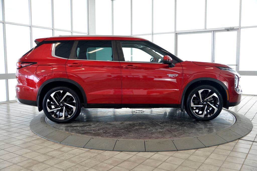 Used 2023 Mitsubishi Outlander SE AWD/4WD image 10