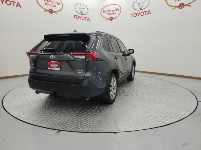 Used 2021 Toyota RAV4 XLE Premium AWD/4WD image 8