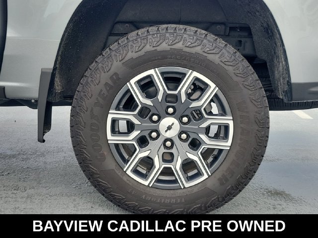 Used 2025 Chevrolet Colorado Z71 AWD/4WD image 9