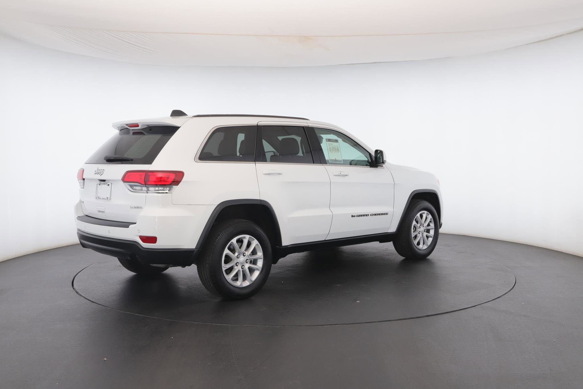 Used 2022 Jeep Grand Cherokee Laredo E image 26