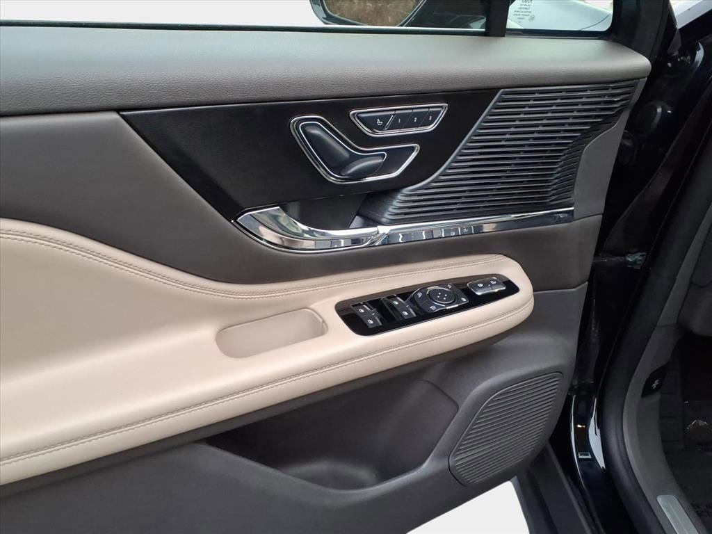 Used 2022 Lincoln Corsair Grand Touring image 7