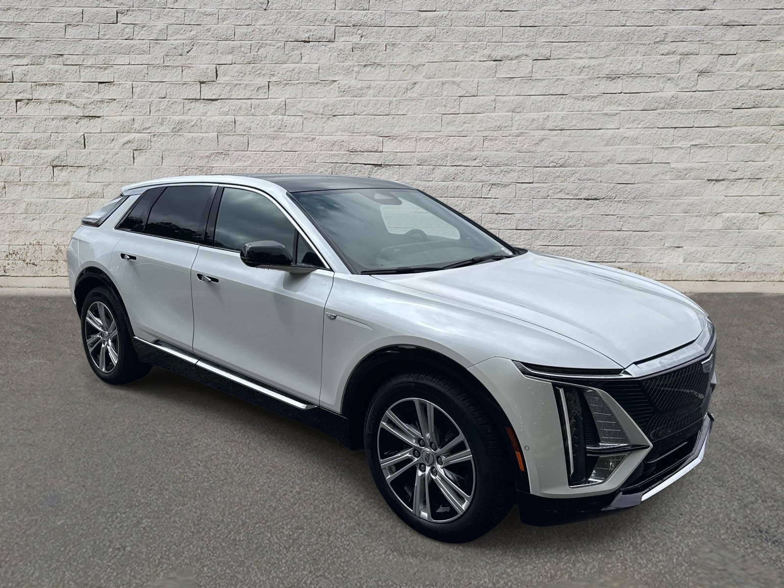 Used 2024 Cadillac Lyriq Tech w/ Driver Assist Package RWD image 7