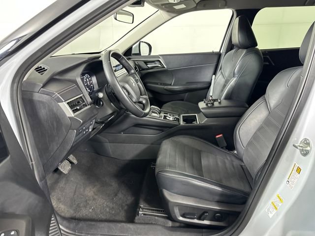 Used 2024 Mitsubishi Outlander SE image 11
