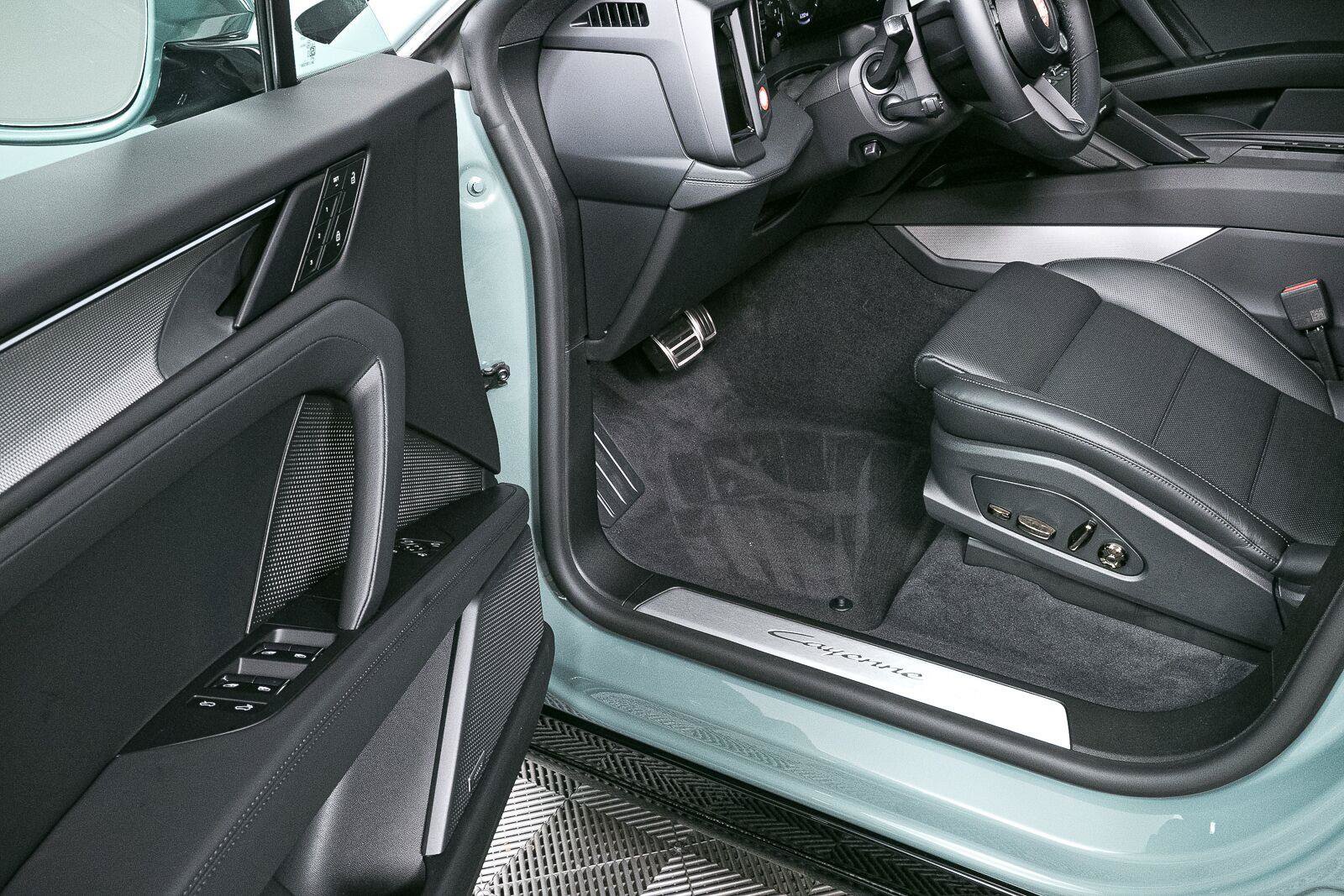 New 2026 Porsche Cayenne Electric AWD/4WD image 8