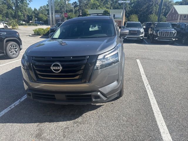 Used 2022 Nissan Pathfinder SV w/ SV Premium Package AWD/4WD image 2