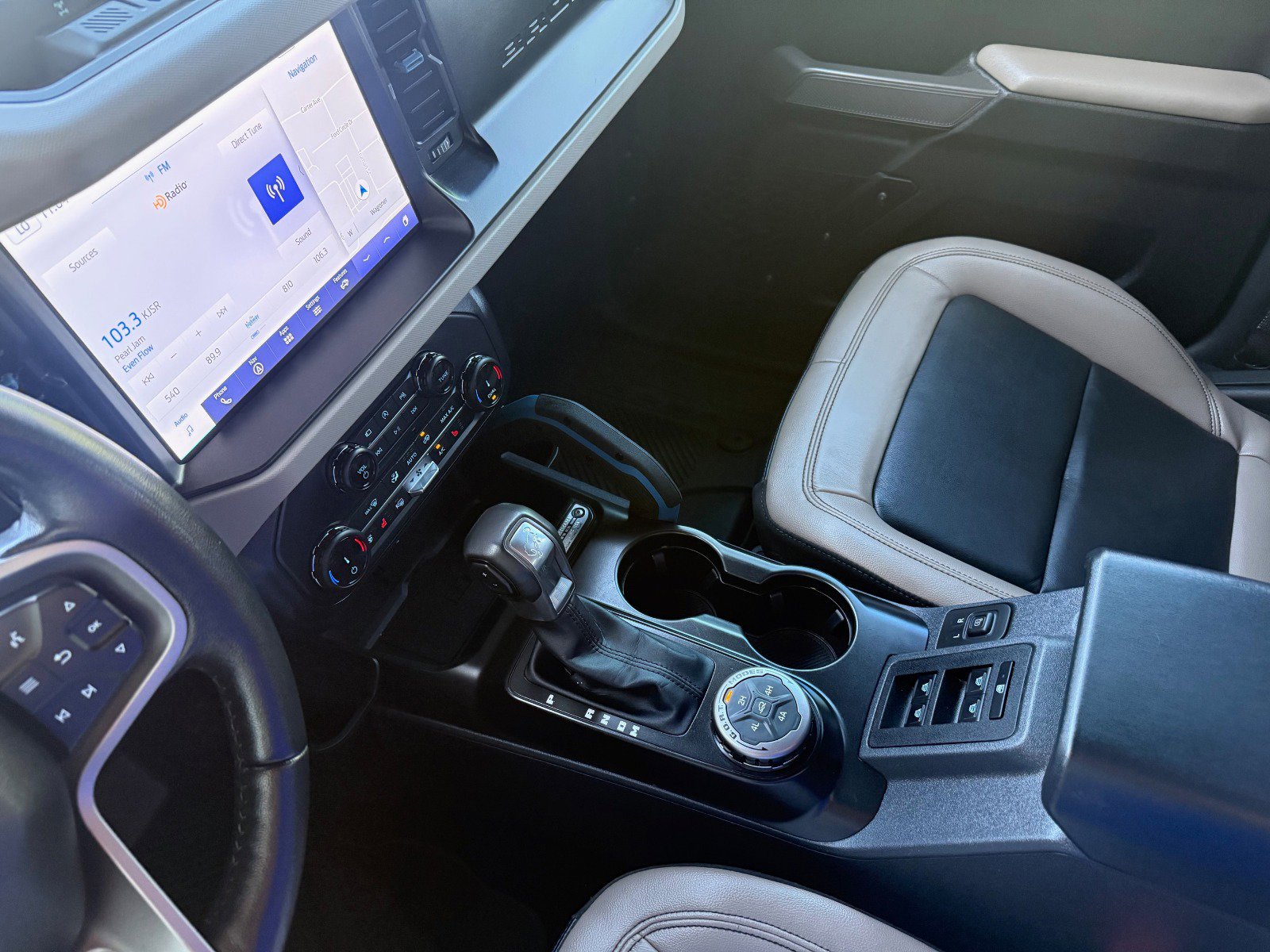 Used 2022 Ford Bronco Wildtrak image 25