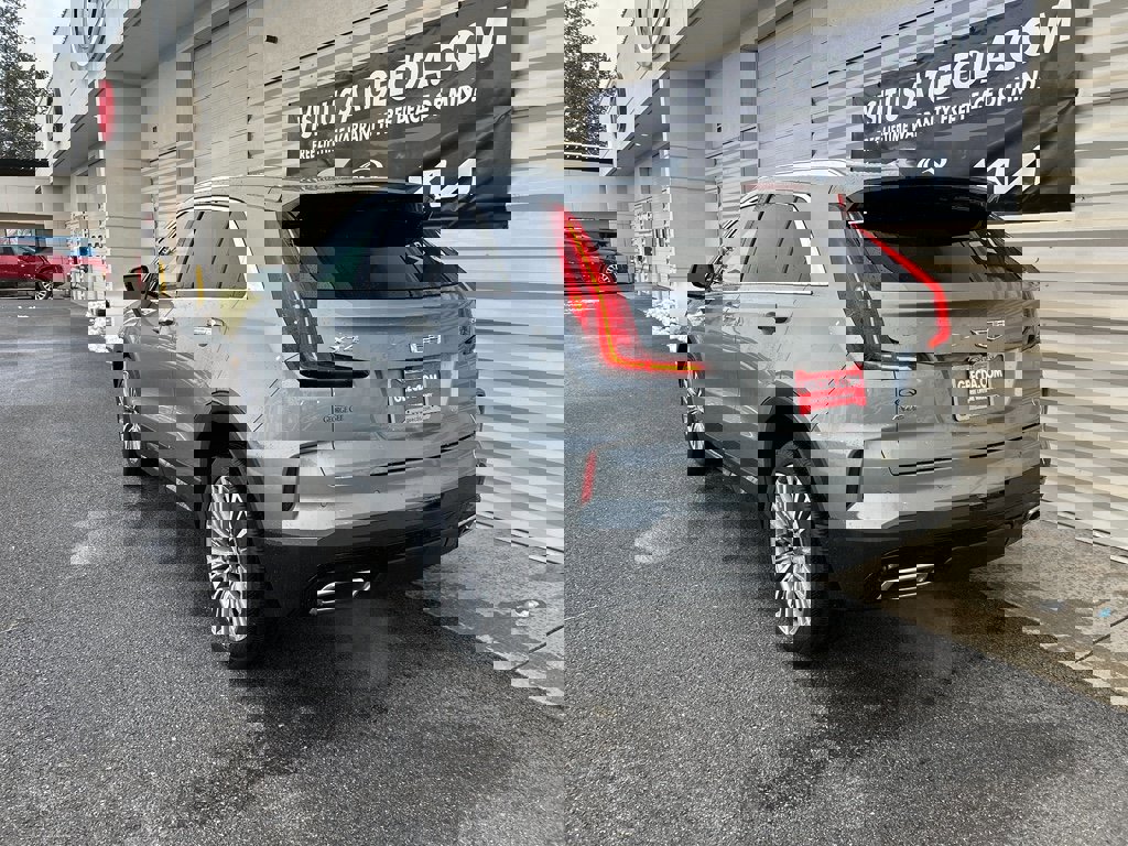 Used 2024 Cadillac XT4 Premium Luxury image 6