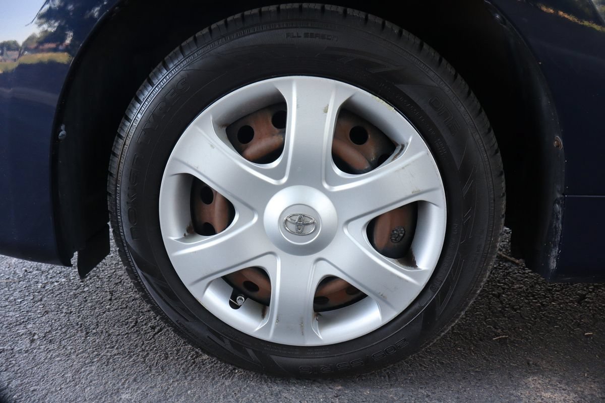 Used 2009 Toyota Matrix FWD image 38