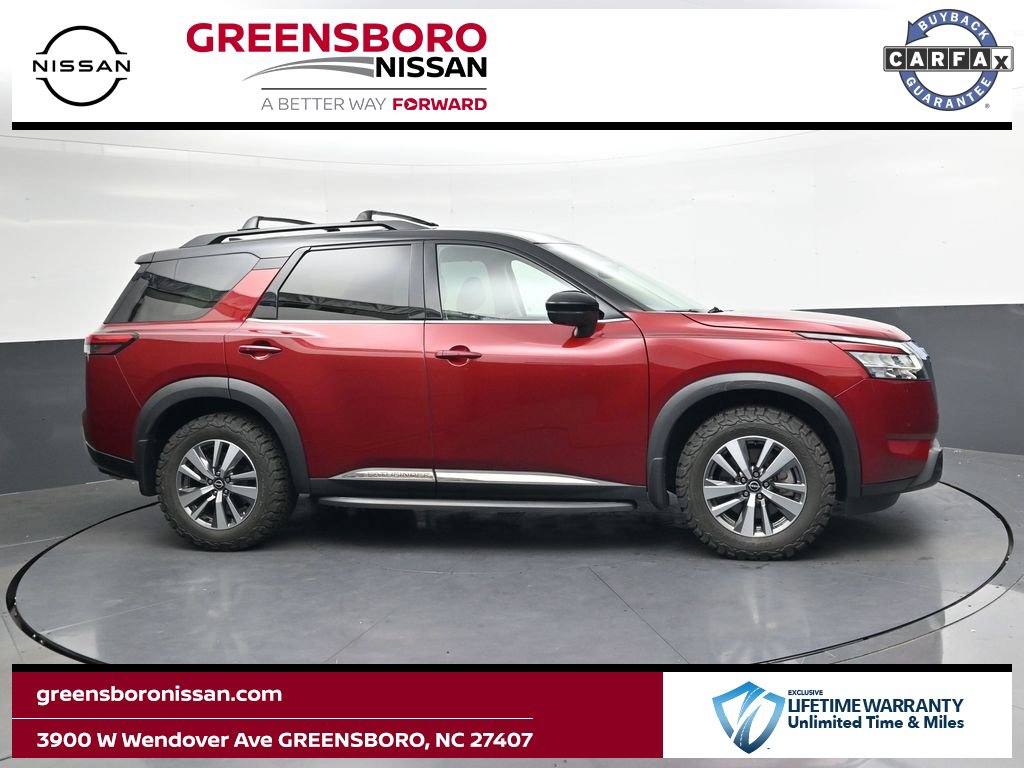 Used 2022 Nissan Pathfinder SL image 3