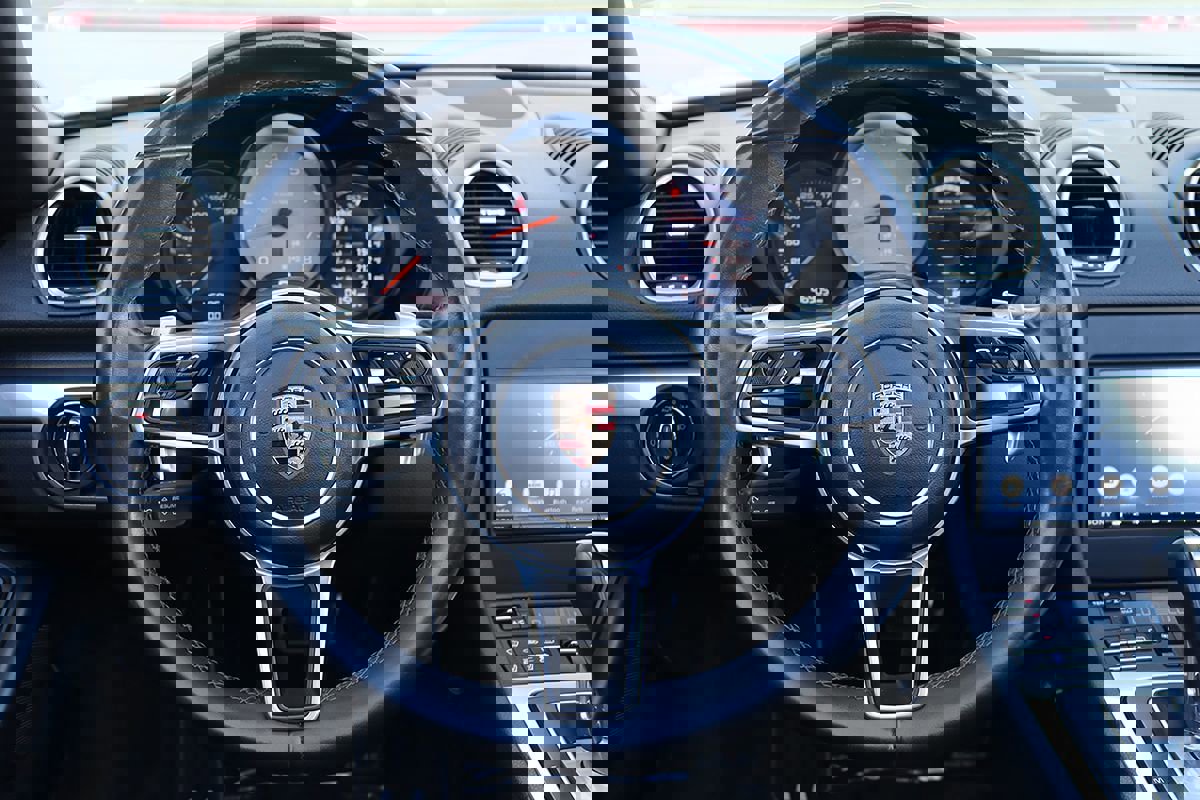 Used 2017 Porsche 718 Boxster S image 15