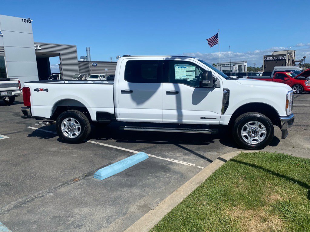 New 2025 Ford F250 XLT image 10