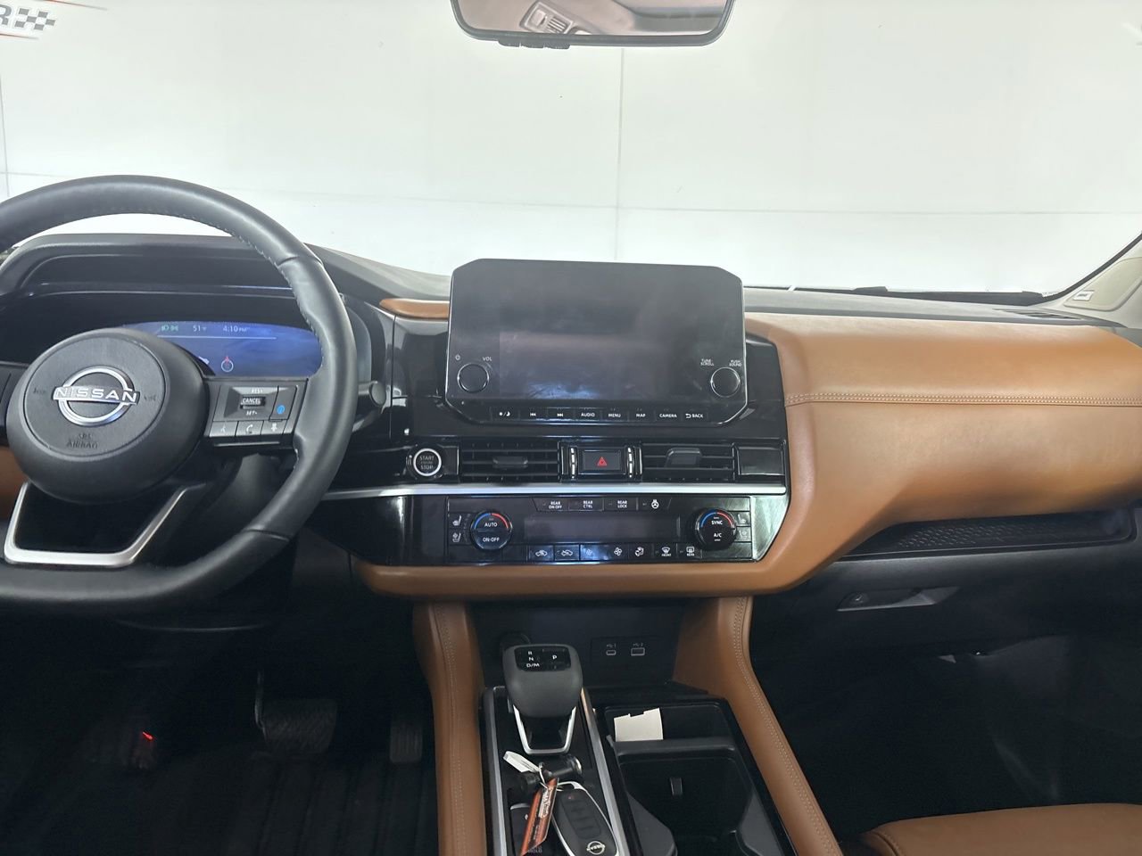 Used 2024 Nissan Pathfinder Platinum w/ Cargo Package image 26