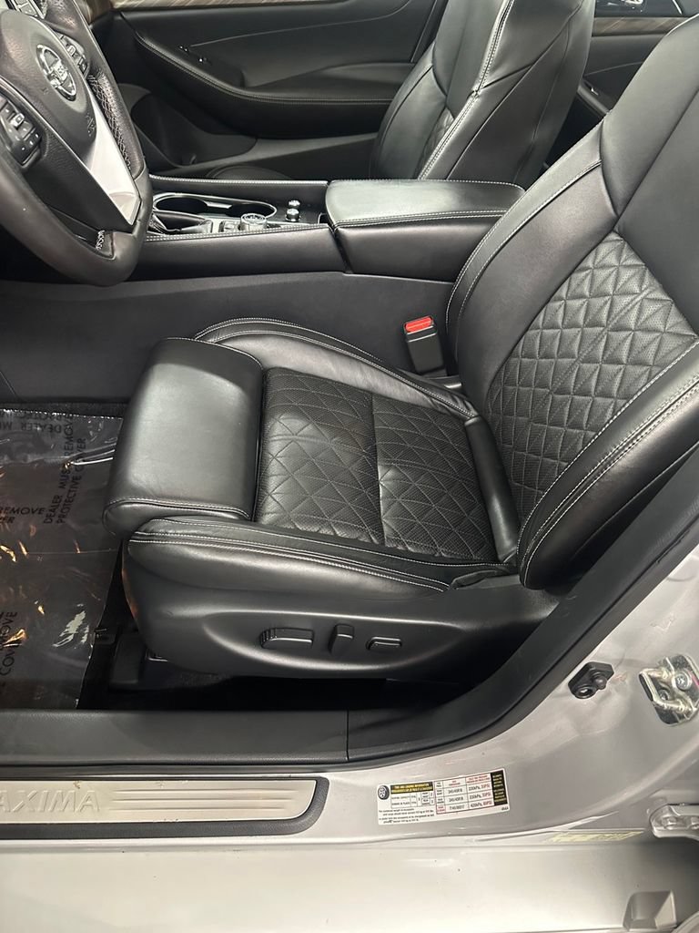 Used 2017 Nissan Maxima Platinum FWD image 13