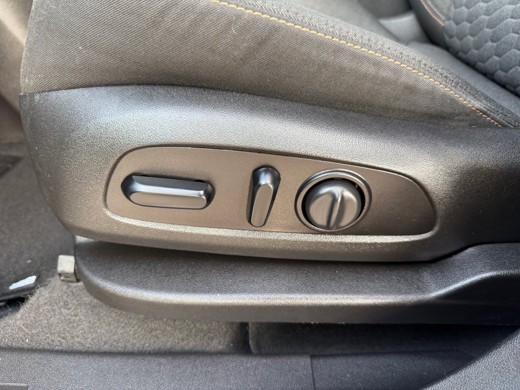 Used 2019 Chevrolet Equinox LT FWD image 17
