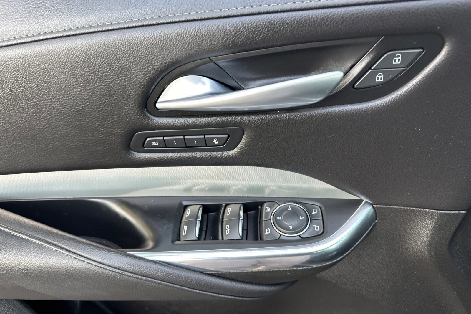 Used 2023 Cadillac XT4 Premium Luxury image 11