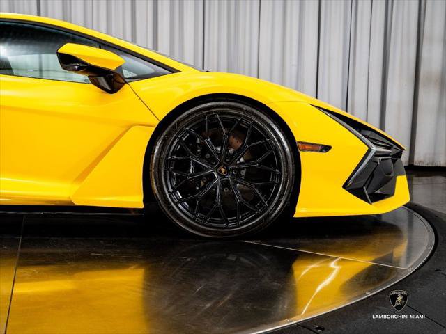 Used 2024 Lamborghini Revuelto AWD/4WD image 25