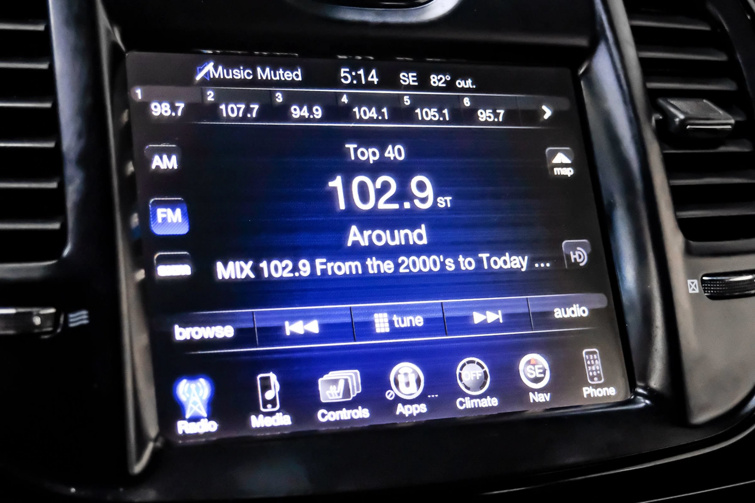 Used 2015 Chrysler 300 S RWD image 34