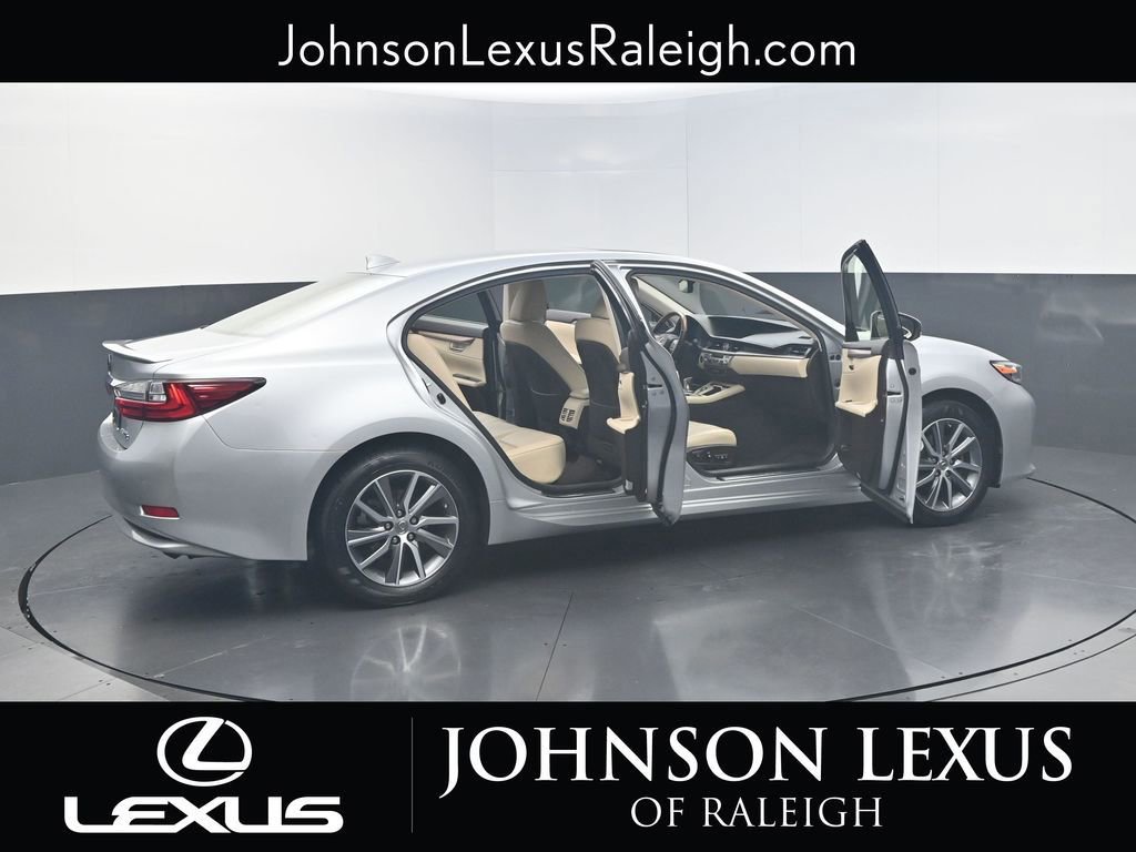 Used 2016 Lexus ES 300h image 22