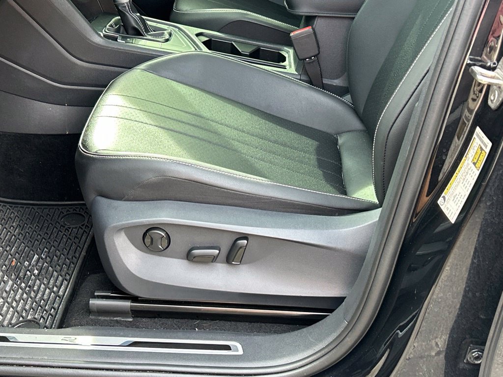 Certified 2023 Volkswagen Tiguan SE R-Line FWD image 16