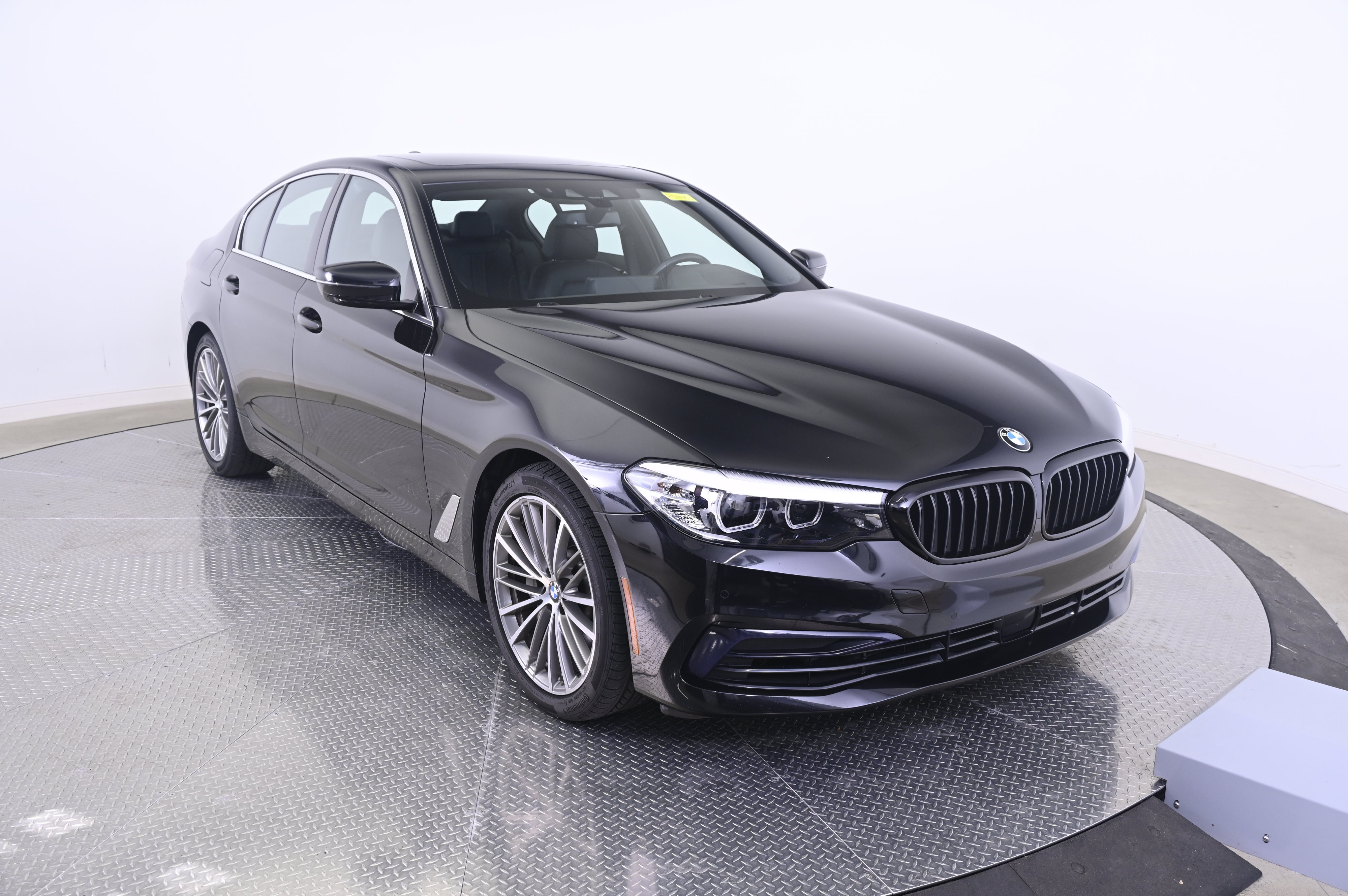 Used 2019 BMW 540i xDrive AWD/4WD image 9