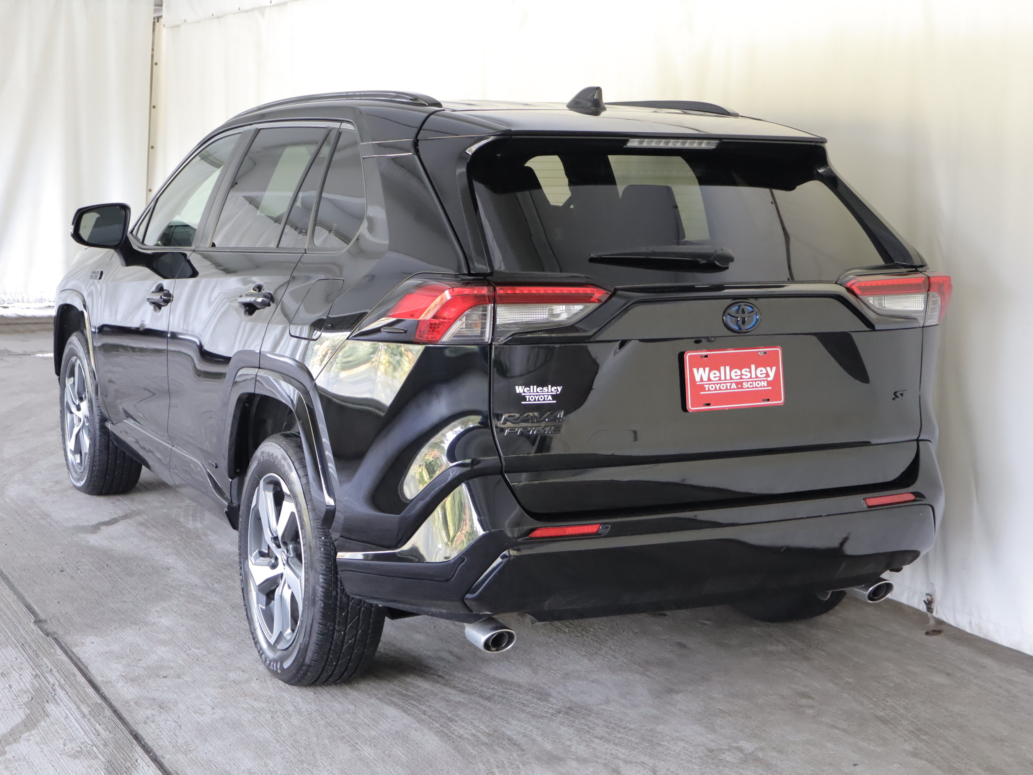 Used 2023 Toyota RAV4 SE w/ Weather & Moonroof Package AWD/4WD image 26
