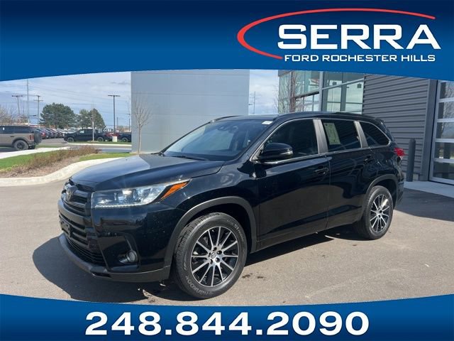 Used 2017 Toyota Highlander SE image 1