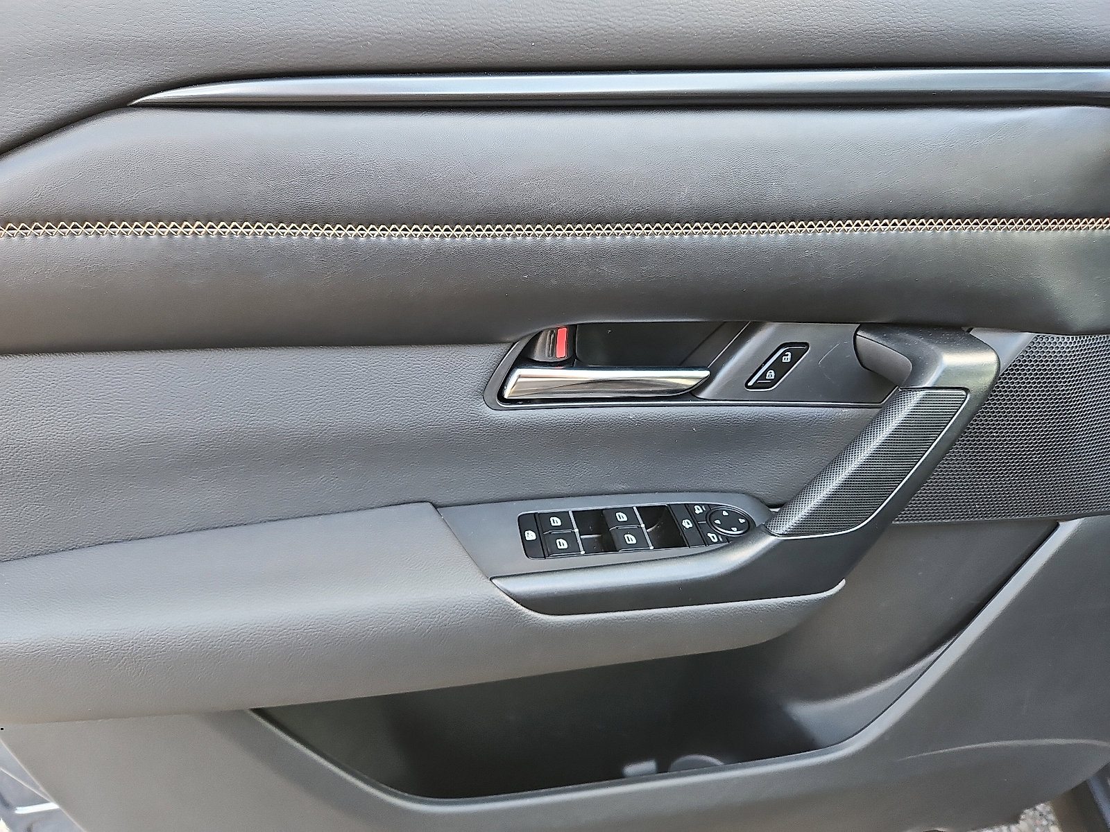 Used 2025 MAZDA CX-50 2.5 Hybrid w/ Weather Package image 11