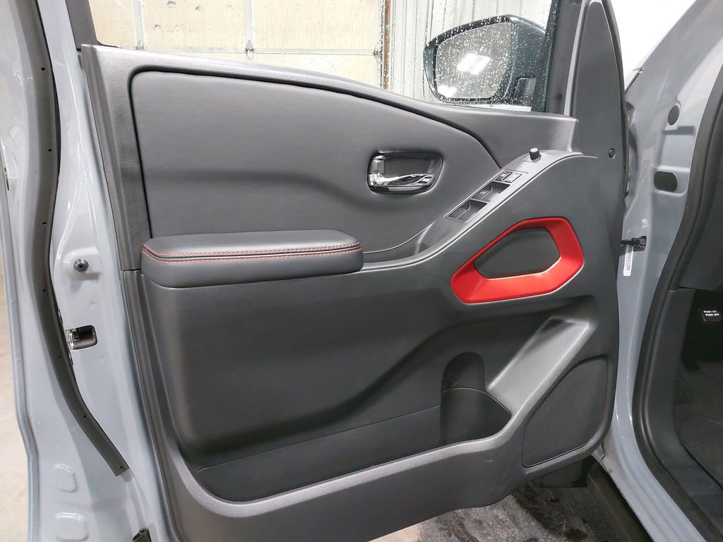 Certified 2025 Nissan Frontier PRO-4X w/ Pro Convenience Package image 49