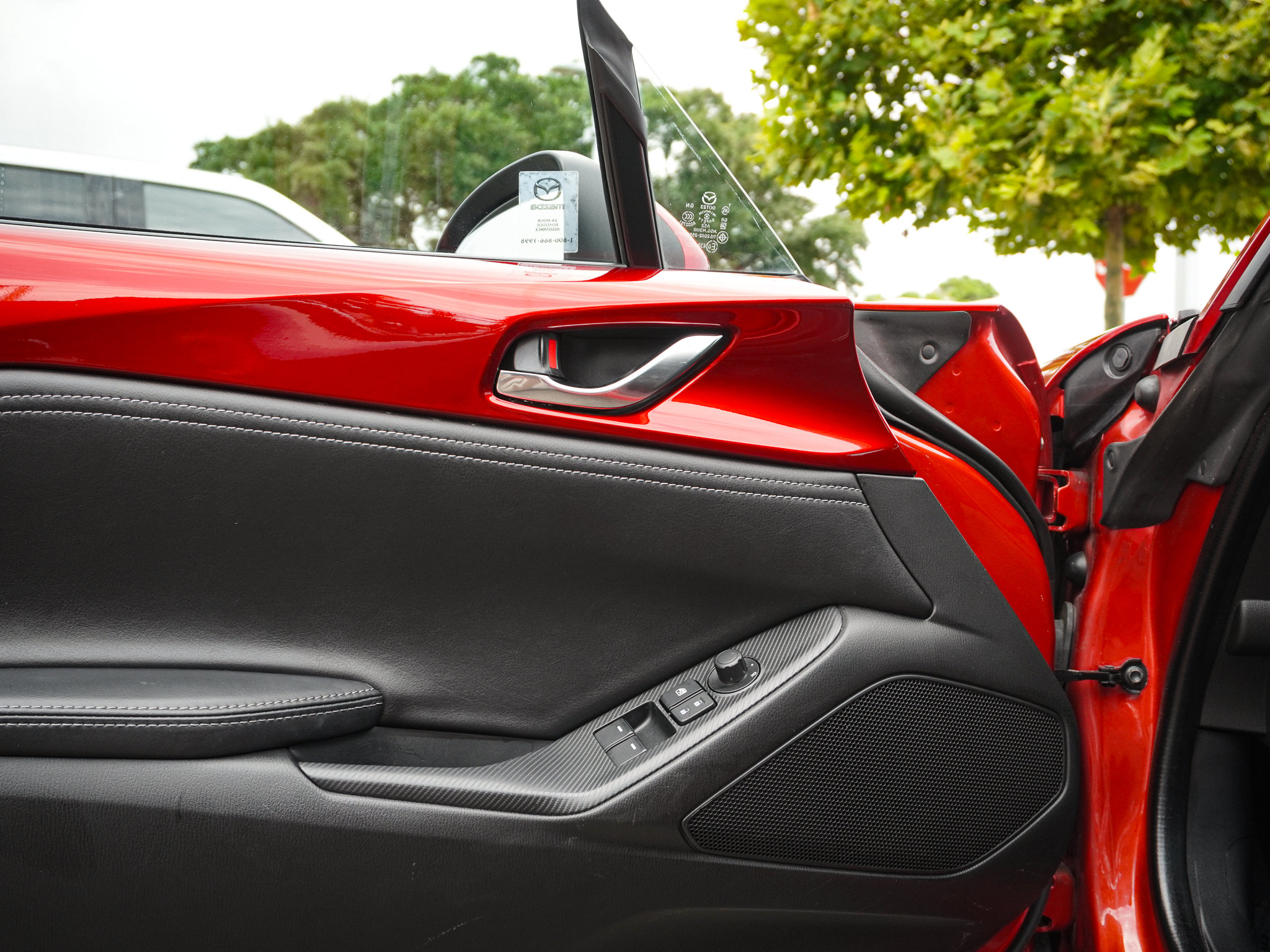 Used 2022 MAZDA MX-5 Miata RF Grand Touring RWD image 15