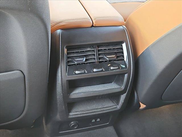 Used 2024 BMW X5 xDrive50e w/ Parking Assistance Package AWD/4WD image 17