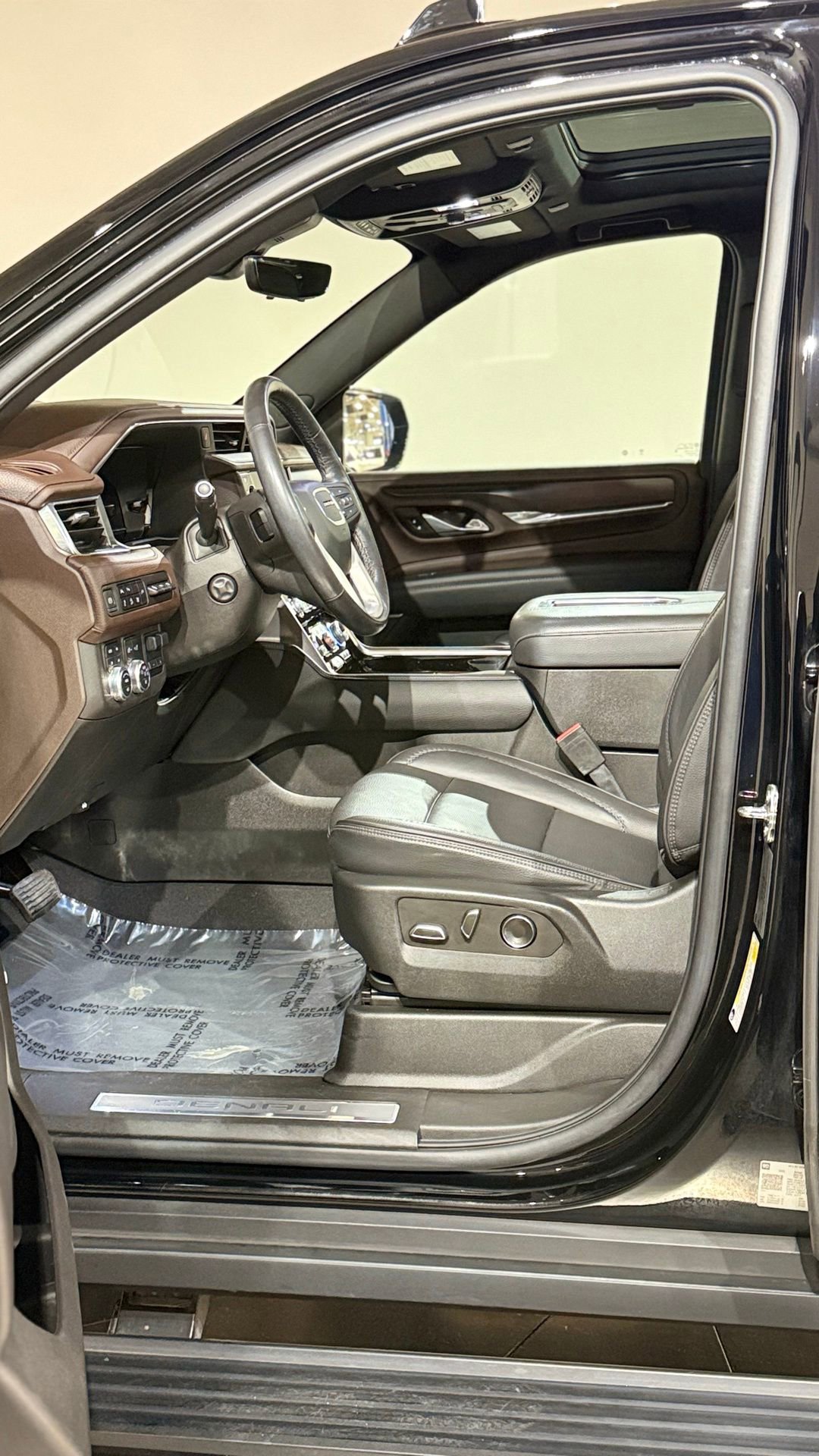 Used 2022 GMC Yukon Denali w/ Denali Ultimate Package image 48